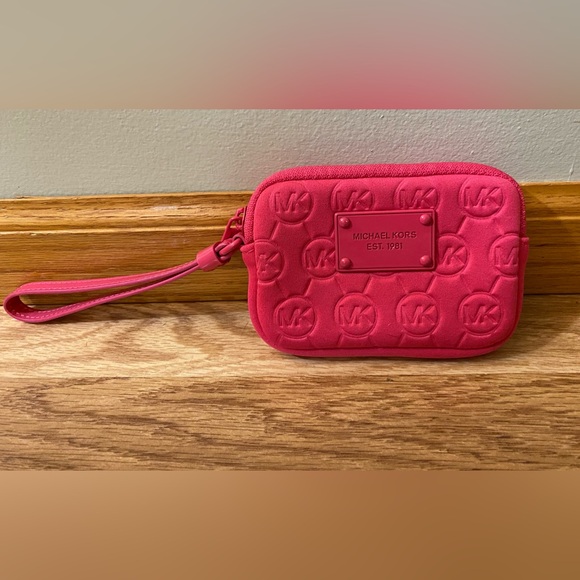 Michael Kors Fuchsia Embossed Neoprene Wristlet - Picture 1 of 9